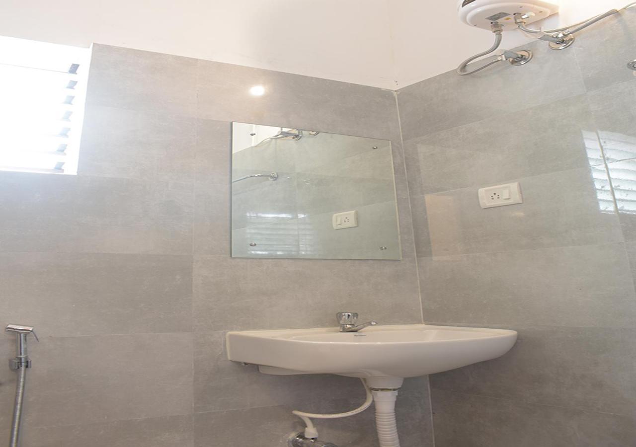 The Greenstar Inn Premium 부바네스 외부 사진