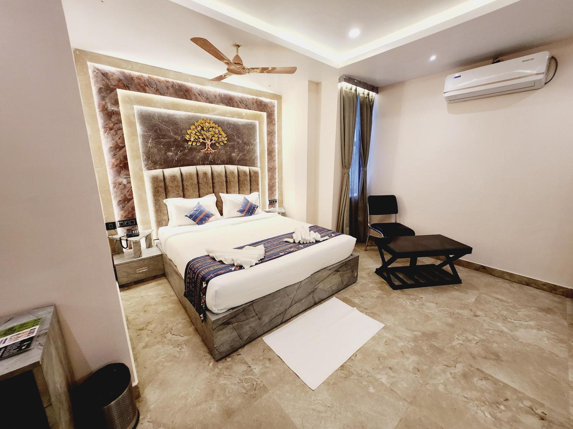 The Greenstar Inn Premium 부바네스 외부 사진