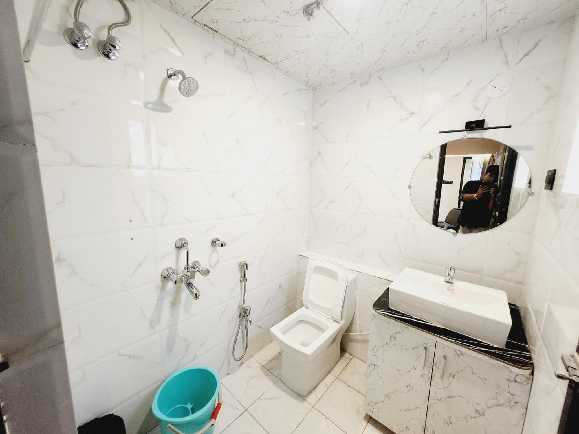 The Greenstar Inn Premium 부바네스 외부 사진