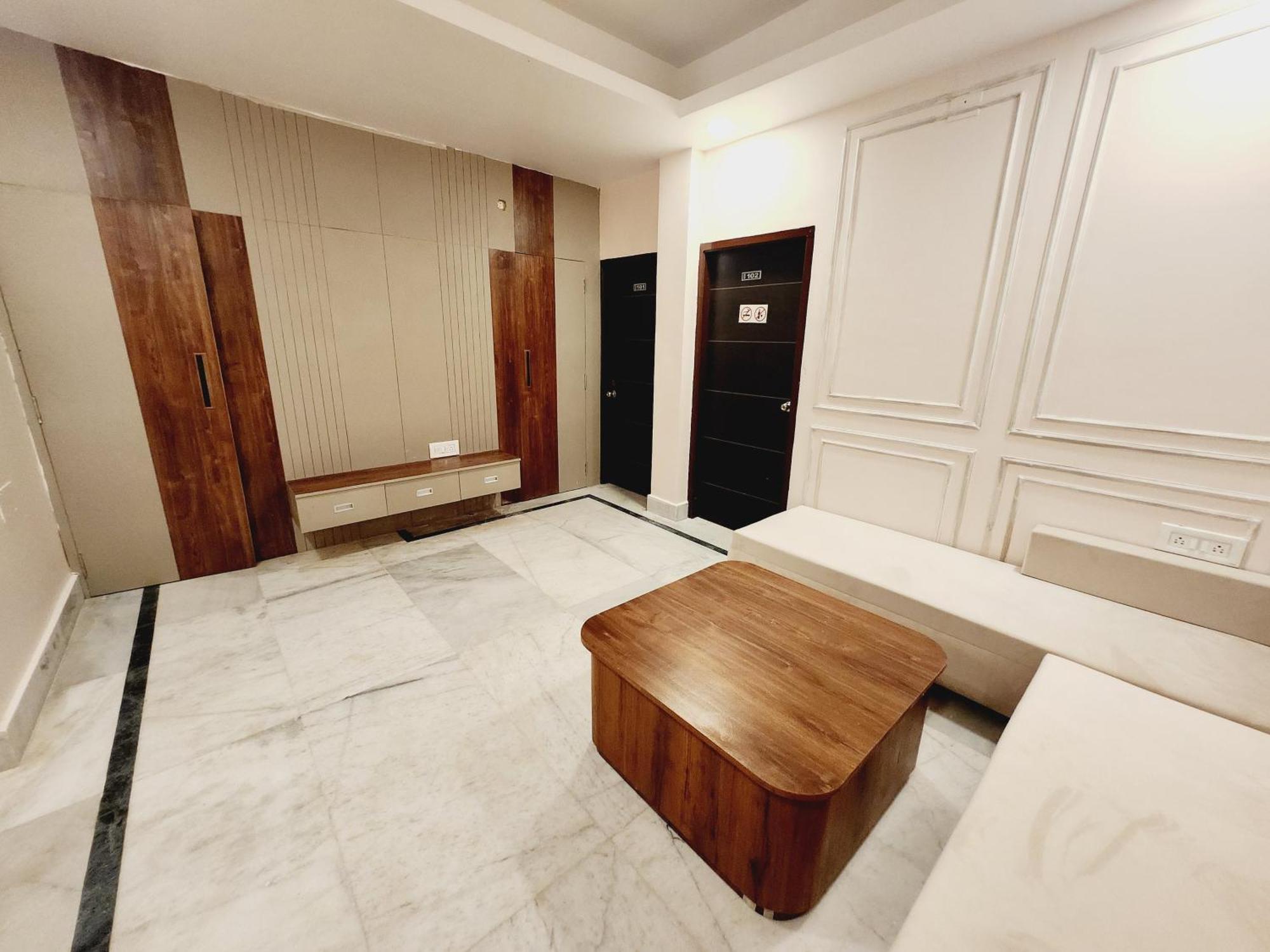 The Greenstar Inn Premium 부바네스 외부 사진