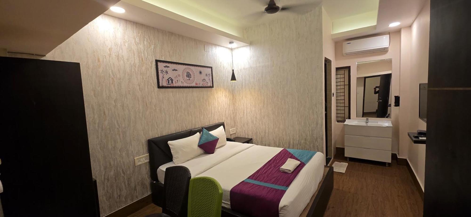 The Greenstar Inn Premium 부바네스 외부 사진